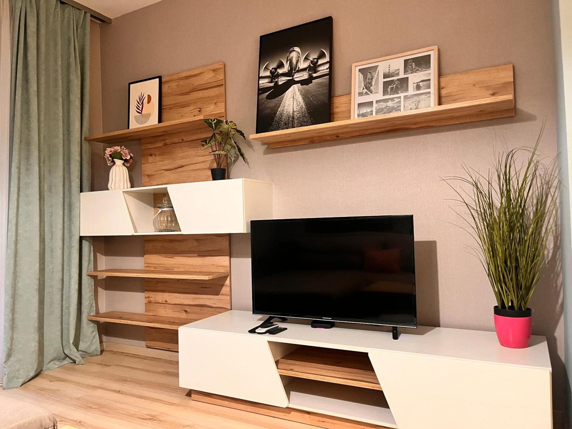 Apartment Ultra Sale - Alberto's - Book Now *